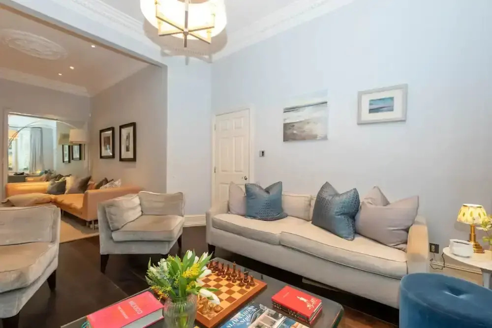 Gorgeous 4 Bedroom Family Home Next to Clapham Common