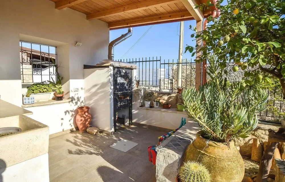 Awesome Home in Marina di Ragusa With Wifi and 2 Bedrooms