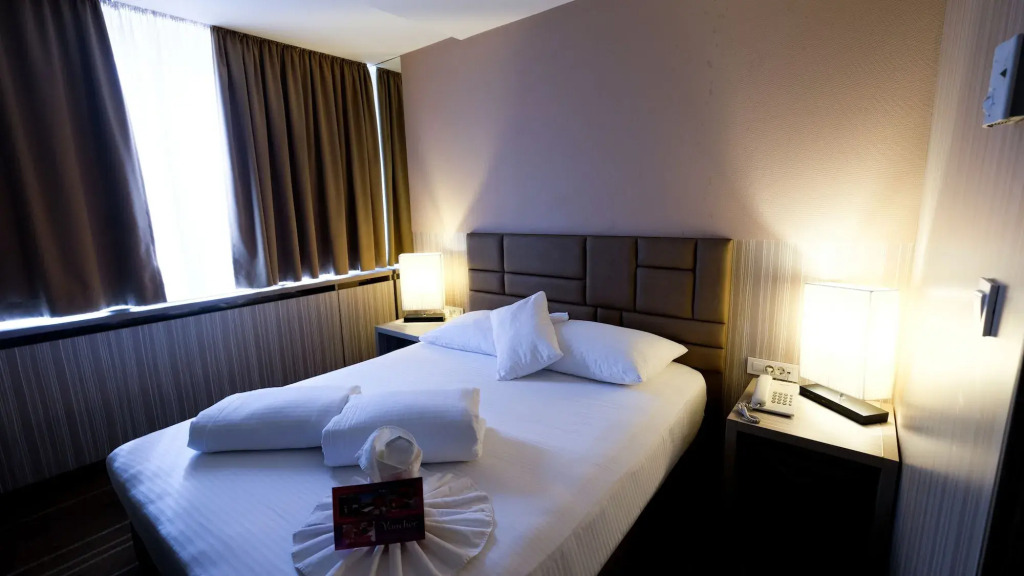 Hollywood Hotel