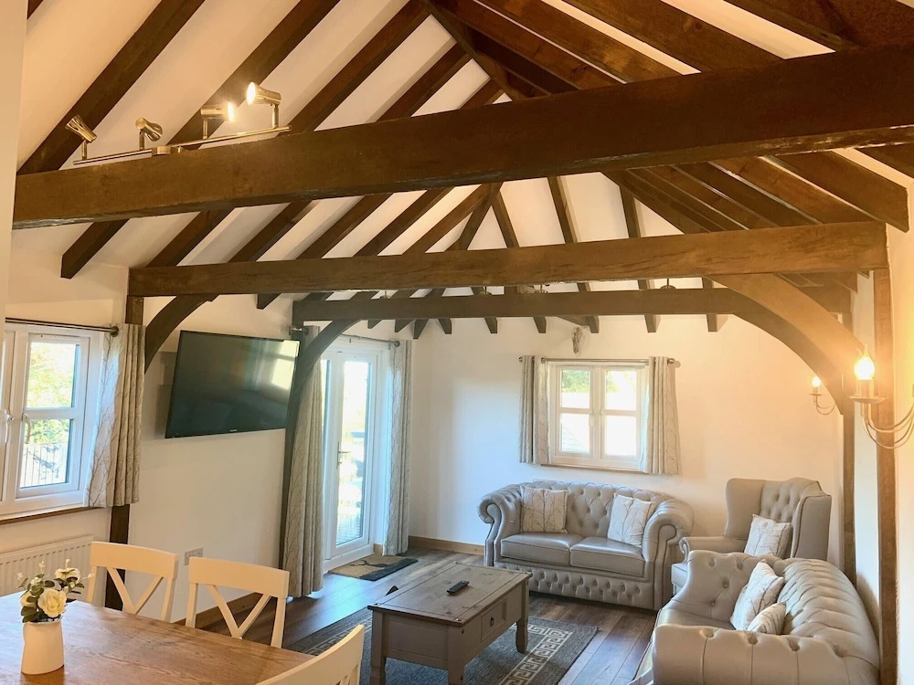 The Estate - 11 Bed - Sleeps 22 - Private Garden