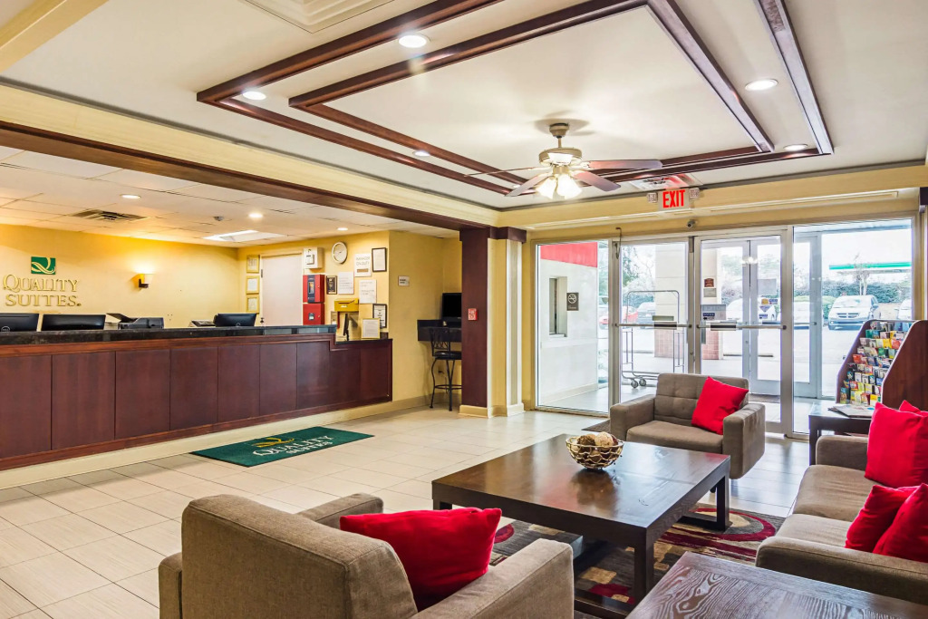 Quality Suites Atlanta Airport East