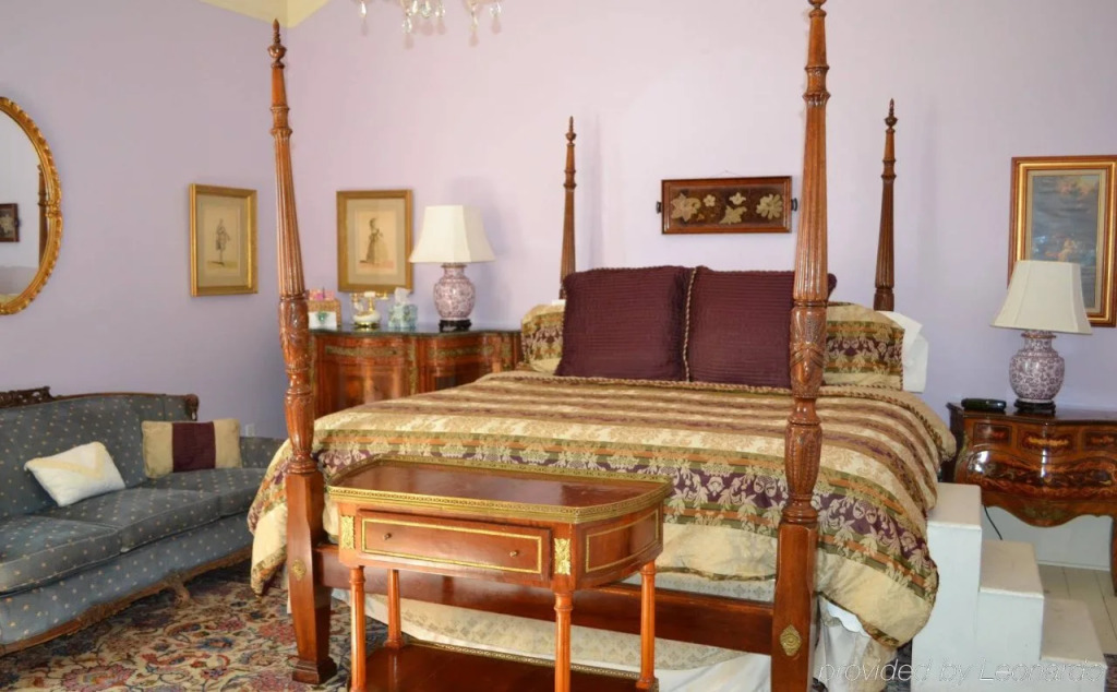 Heritage Inn
