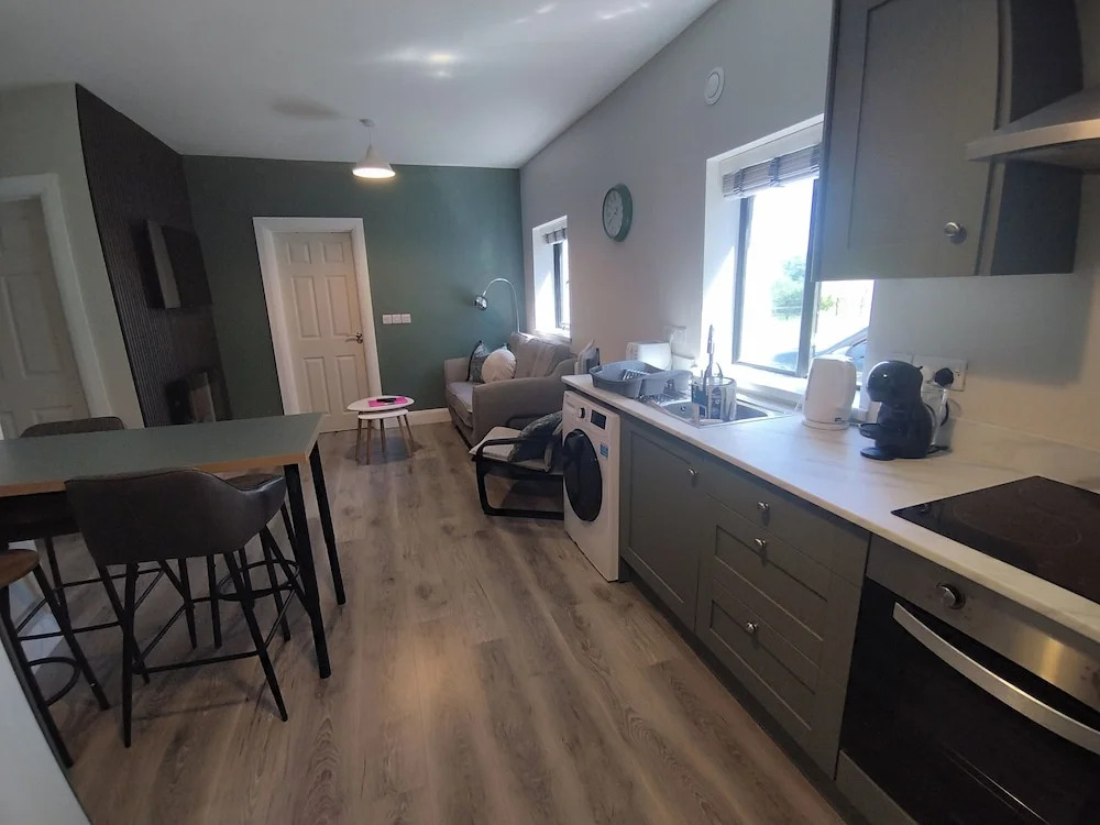 Apartment - Sleeps 4 - Near Aran Islands - Parking