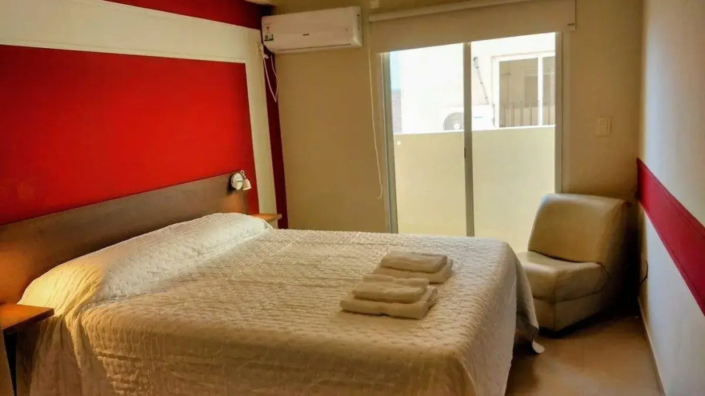 HOUSE AND SUITE SF RIVADAVIA