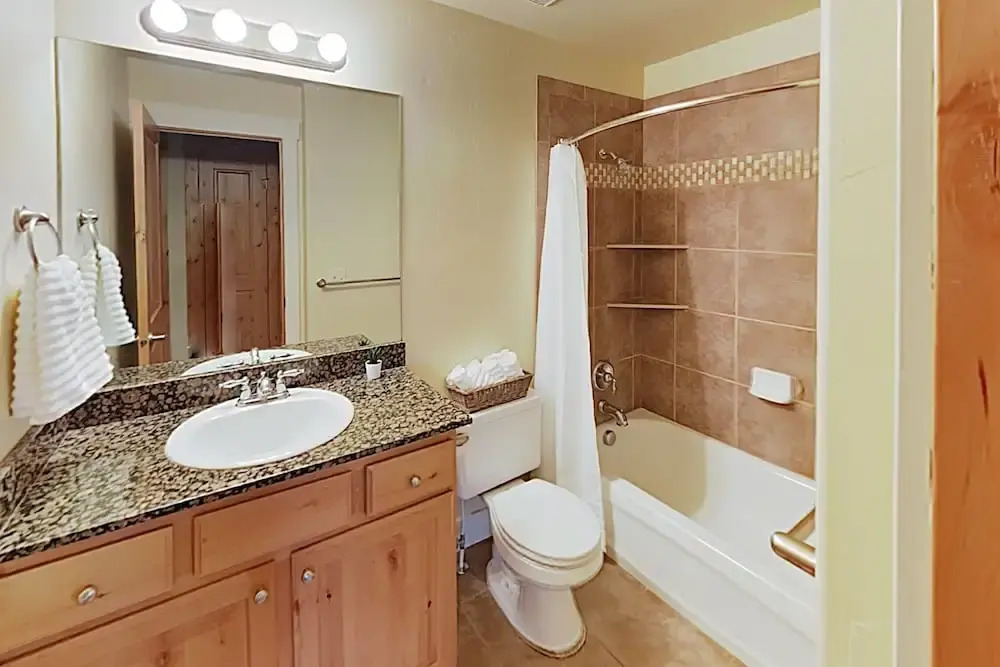 New Listing! Mountain-view Ski W/ Hot Tub 4 Bedroom Home