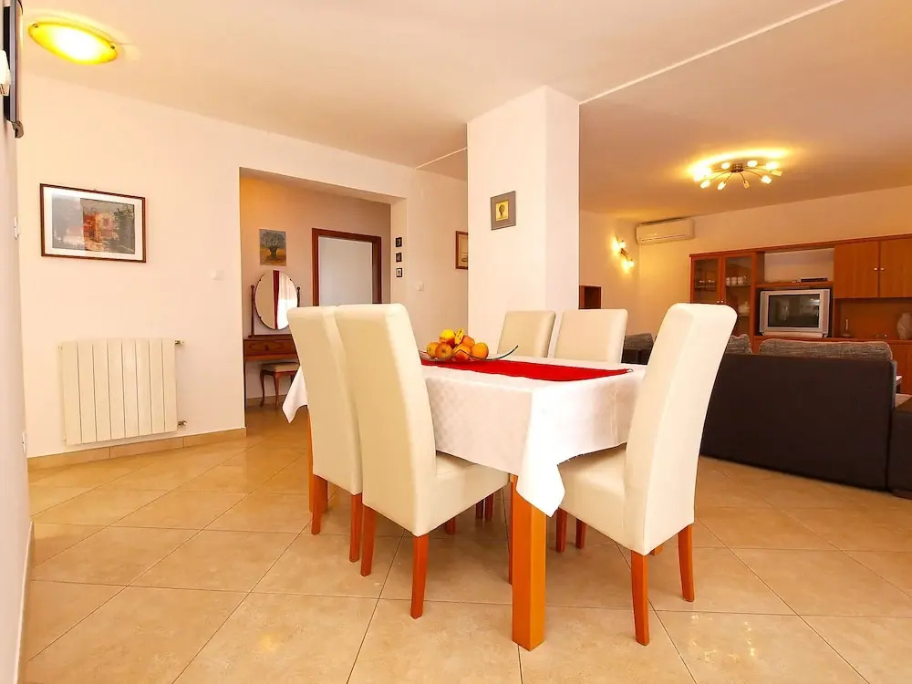 Apartment Mirjana 734