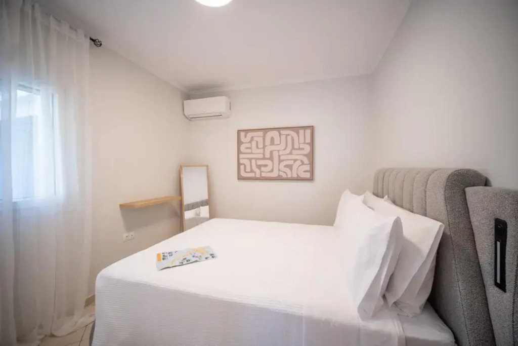 The Seven Islands Apartments