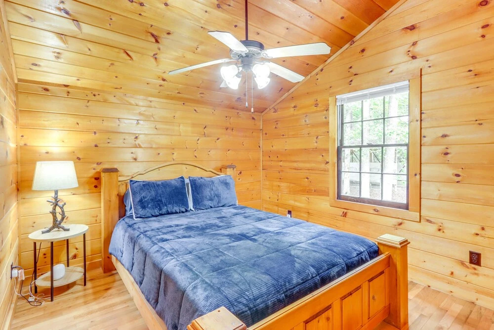 Wooded Blue Ridge Cabin: 2 Decks, Fire Pit!