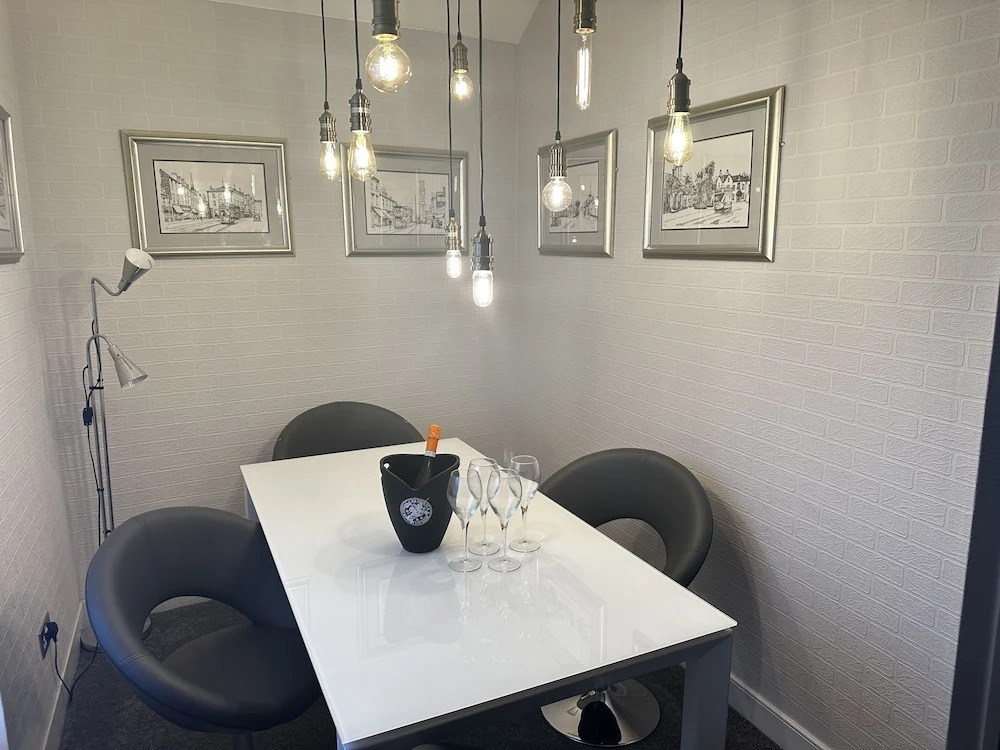 The Sandgate New Immaculate 1-bed Apartment in Ayr