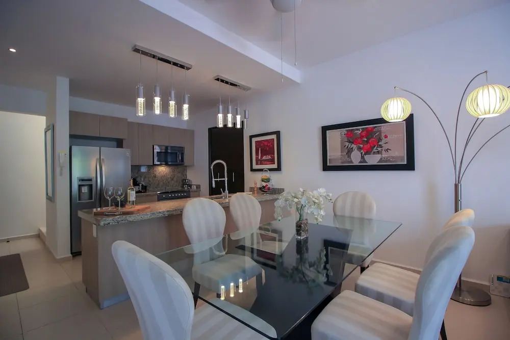 Modern & Cozy Penthouse by Olahola