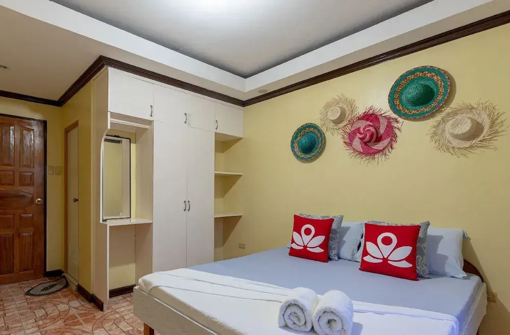 ZEN Rooms LH Bri Lodge Siargao