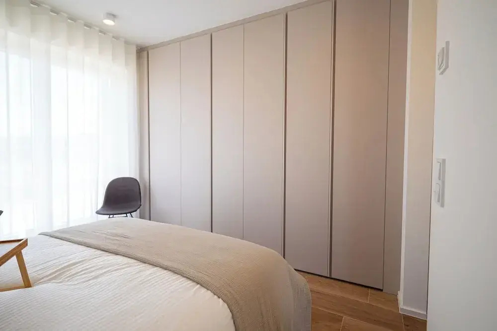 En Suite bedrooms at Reckenthal House by Rentaroo