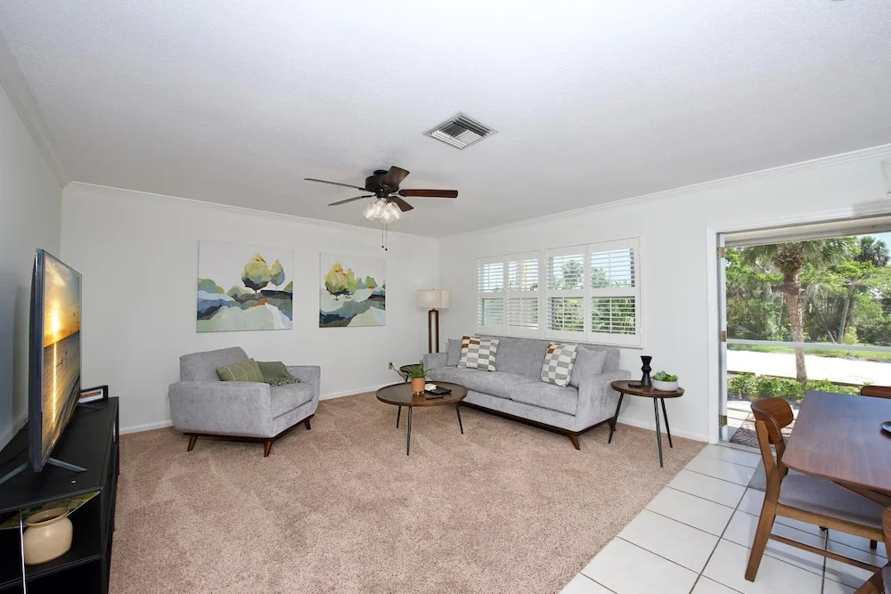 Beach Bungalow 2
