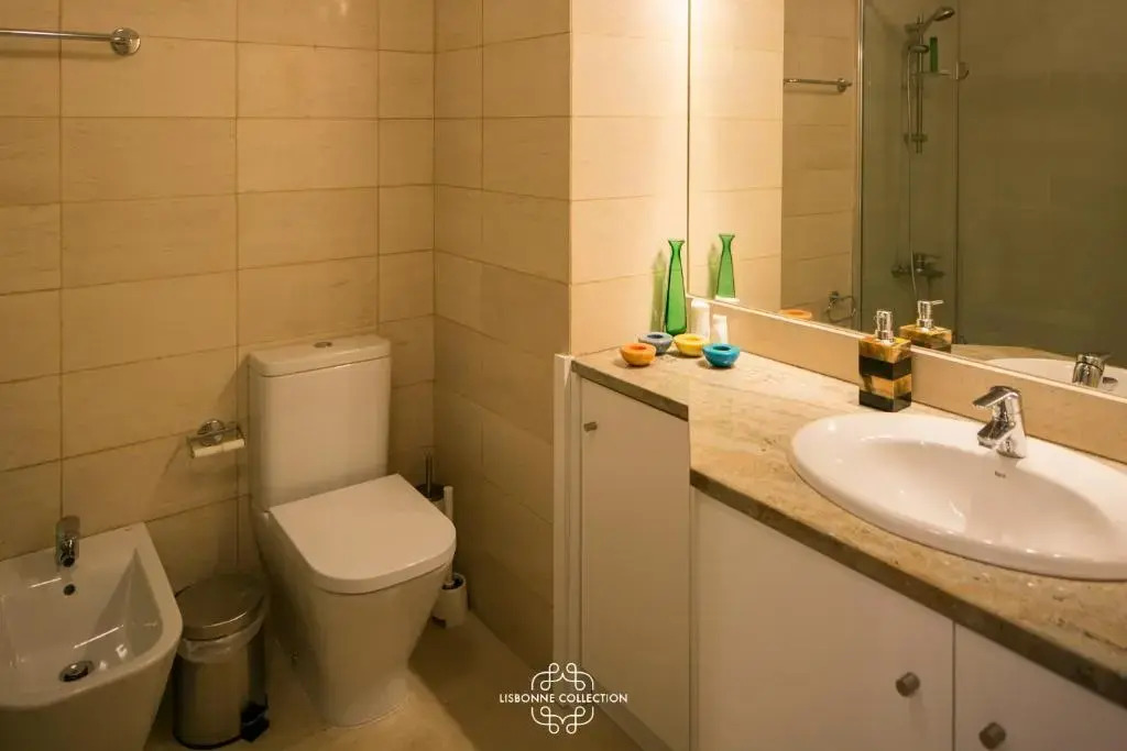 Elegance Lisbon View 68 by Lisbonne Collection