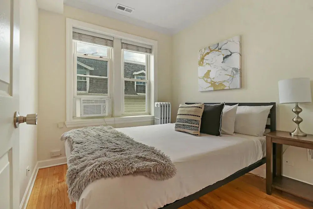 Chic 2BR Near Irving Park - Cullom D3