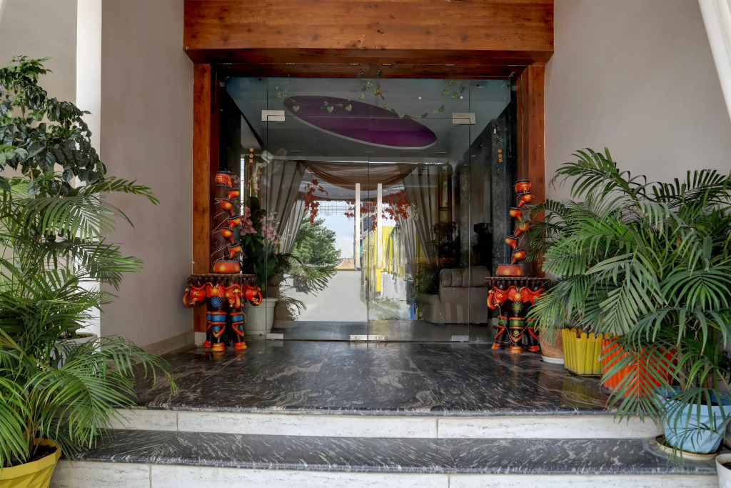 Collection O 76042 Hotel Rk Heights And Banquets