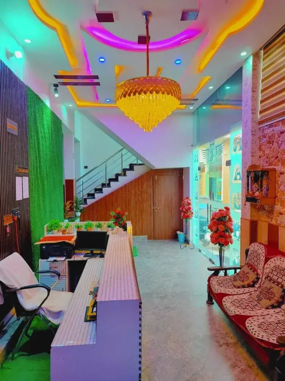 Shri Radhe Radhe Paying Guest House