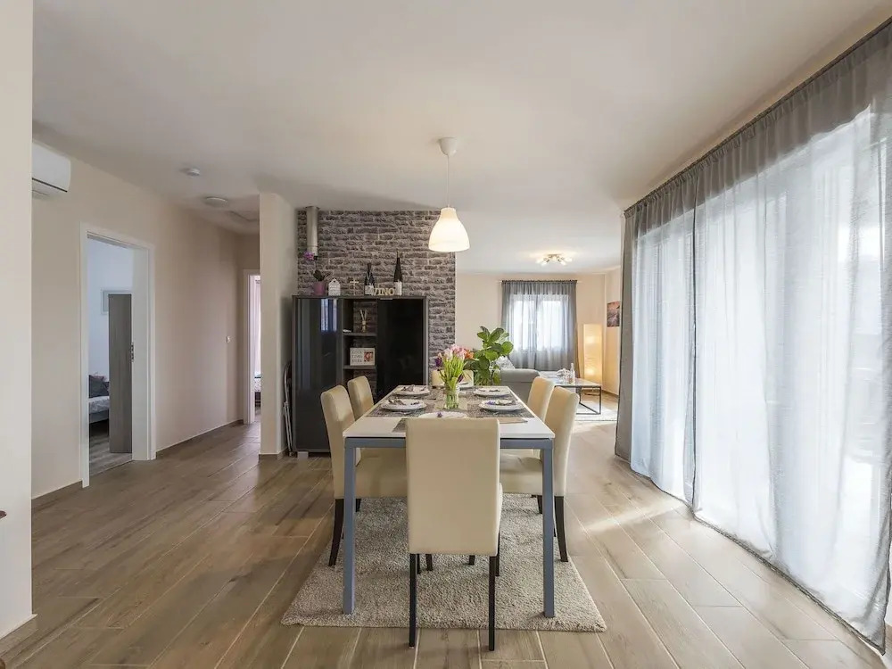 Charming Villa Frontera in Nova Vas With Private Pool for 7 People