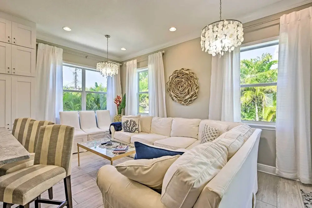 'chic on the Beach' Luxe Anna Maria Island Retreat