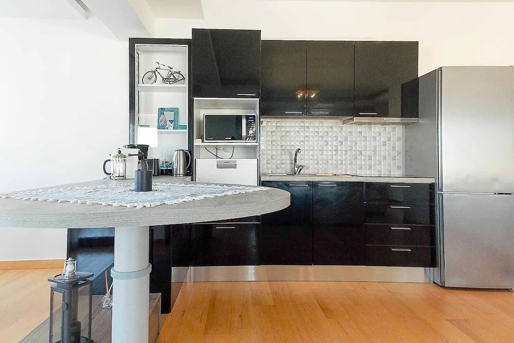 Stylish 2 Bedroom Apartment Spectacular Sea View