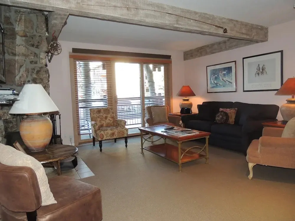 Lift One Condominiums - 1, 2, 3 Bedroom Units Adjacent To Downtown Aspen