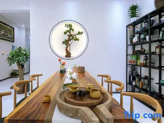 Yangshuo Zhoujia Xiaoyuan Homestay (Songcheng Qiangu Scenery Area Shop)