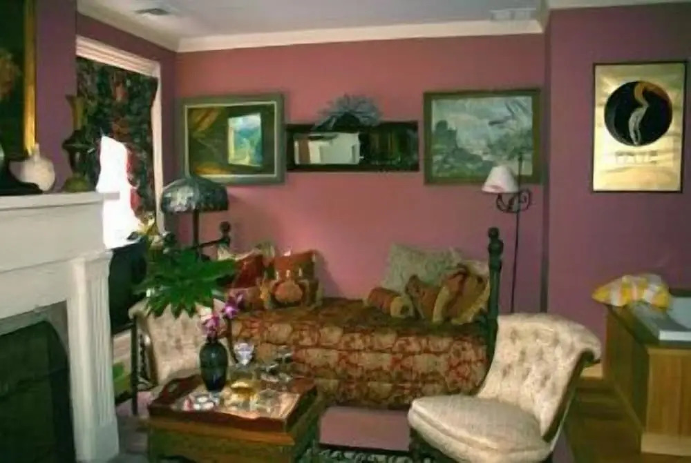 House of 1833 Bed and Breakfast