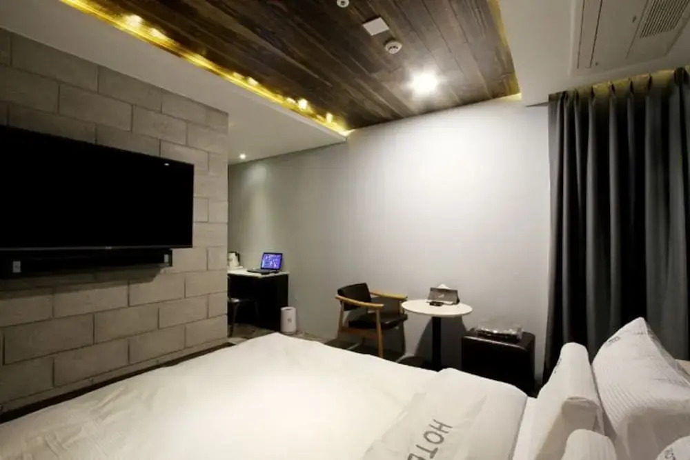 Hotel Moon