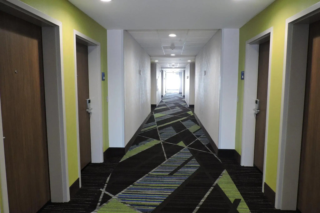 Holiday Inn Express & Suites Moore by IHG