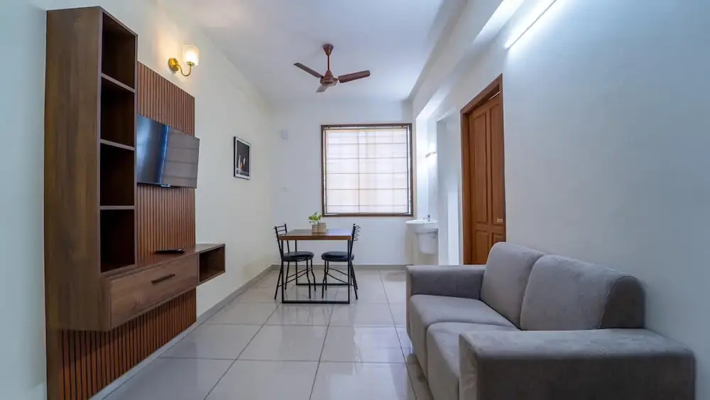 Treebo Petals Suites Marine Drive