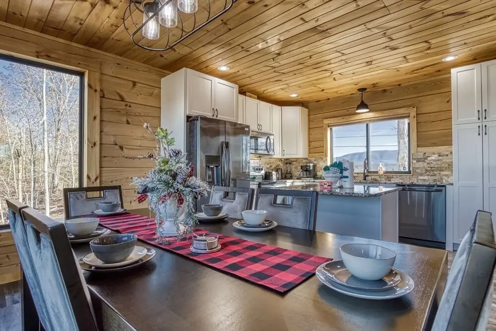 Smoky Lake Retreat 3 Bedroom Cabin by RedAwning