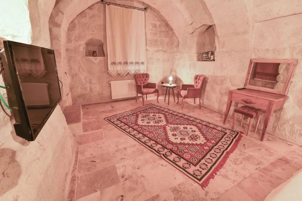 Mosaic Cave Hotel