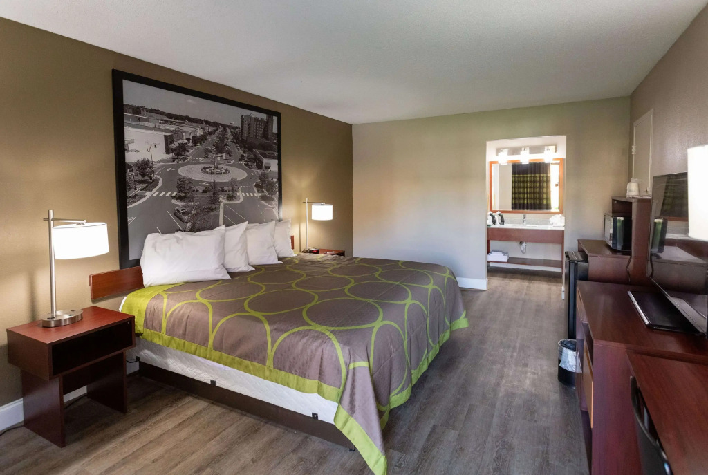 Super 8 by Wyndham Goldsboro