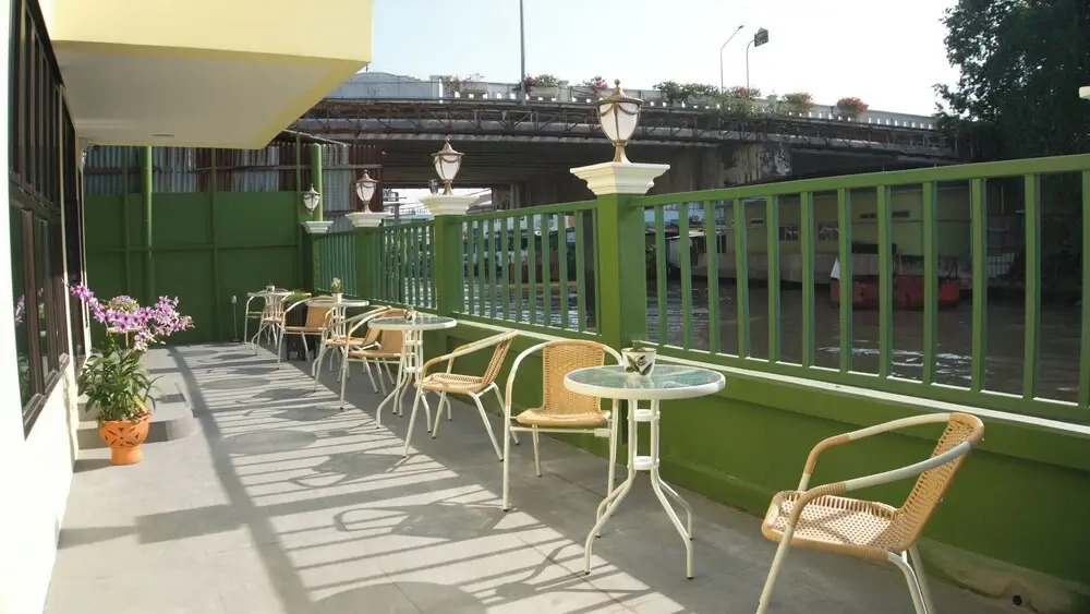 Bangluang Boutique Hotel nearby Wat Arun