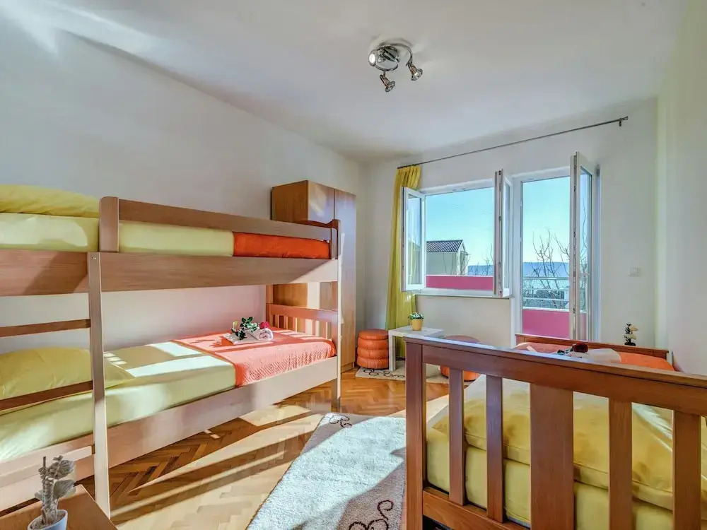 Apartment in Dalmatia near Sea