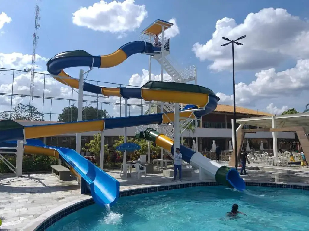diRoma Fiore 92 muita diversão nas aguas termais