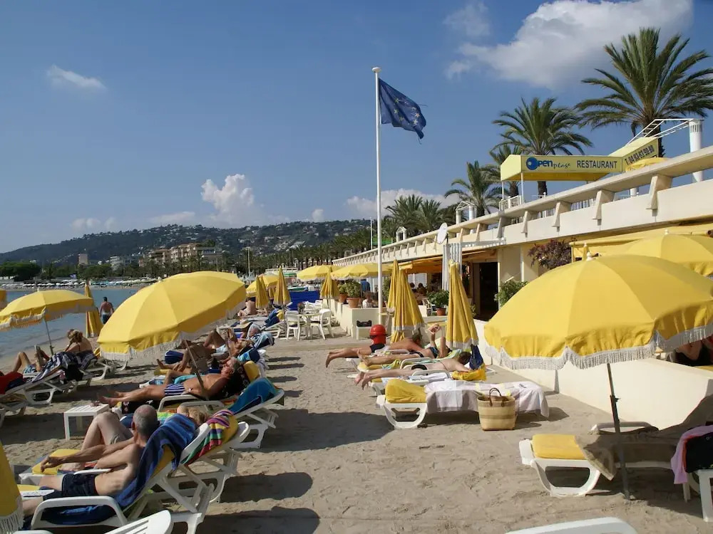 Nice Apartment 300 m. Away From the Beach of Golfe-juan