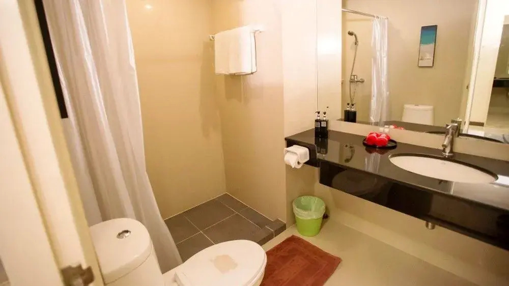 ZEN Rooms Royal Bee