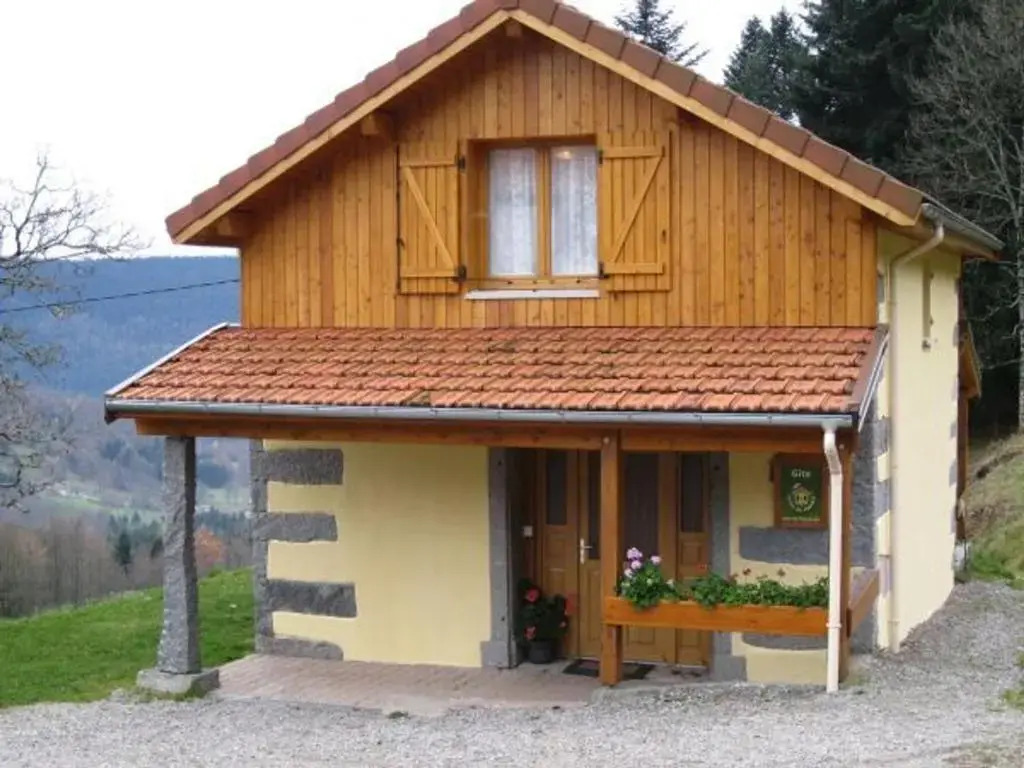 Maison montagnarde rénovée avec cheminée et randonnées - FR-1-589-281