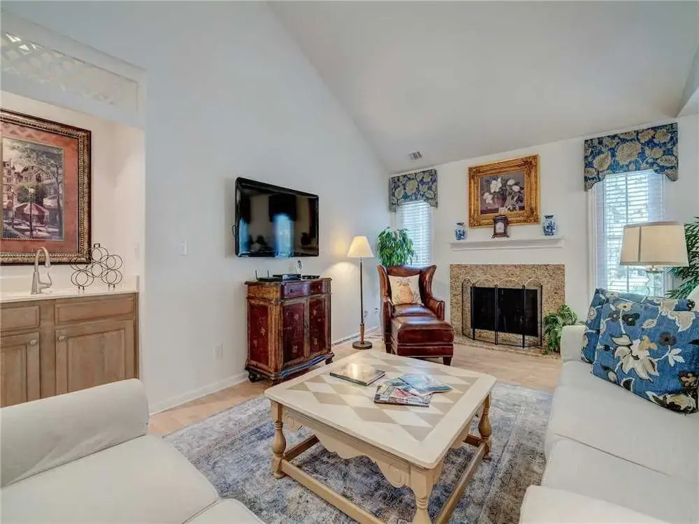 Evian 123 - Two Bedroom Condo