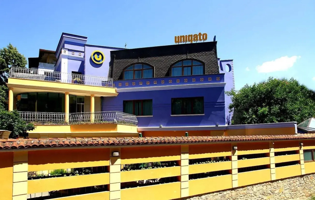 Uniqato Hotel