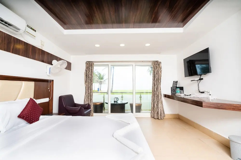 Shelter Beach Resort