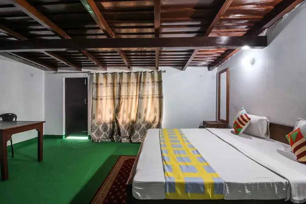OYO 18758 Home Spacious Cottage Naini Lake