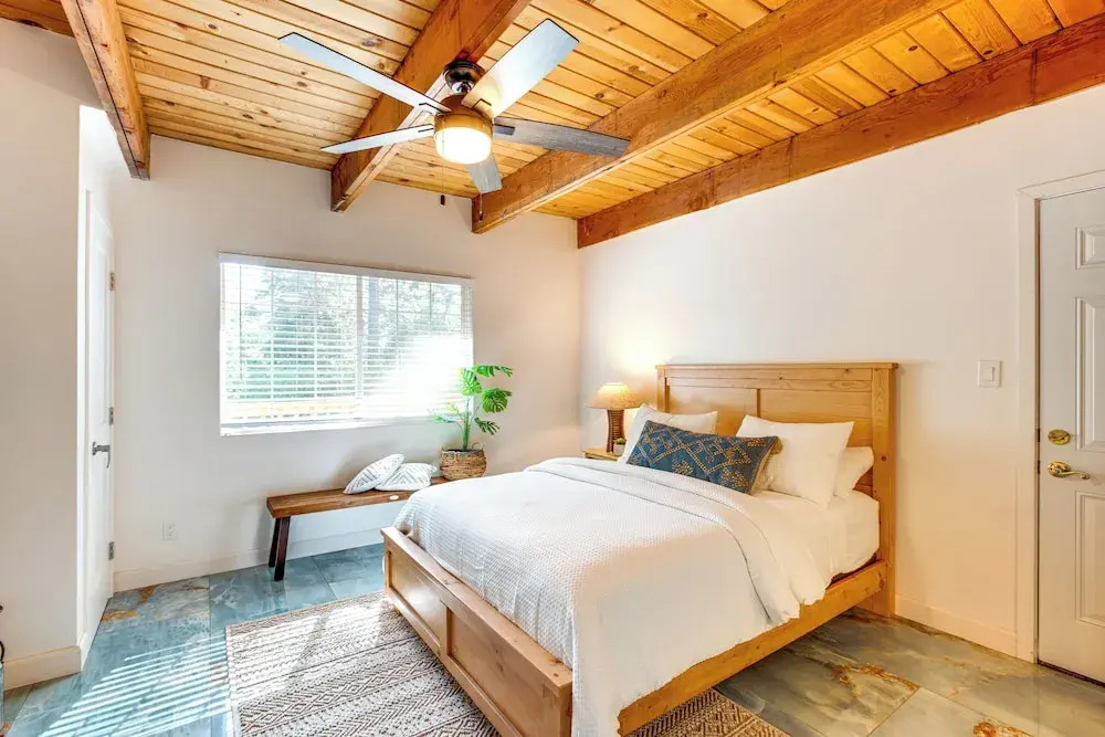 Hot Tub & Game Room: Luxe Cabin, Day Trip to Tahoe