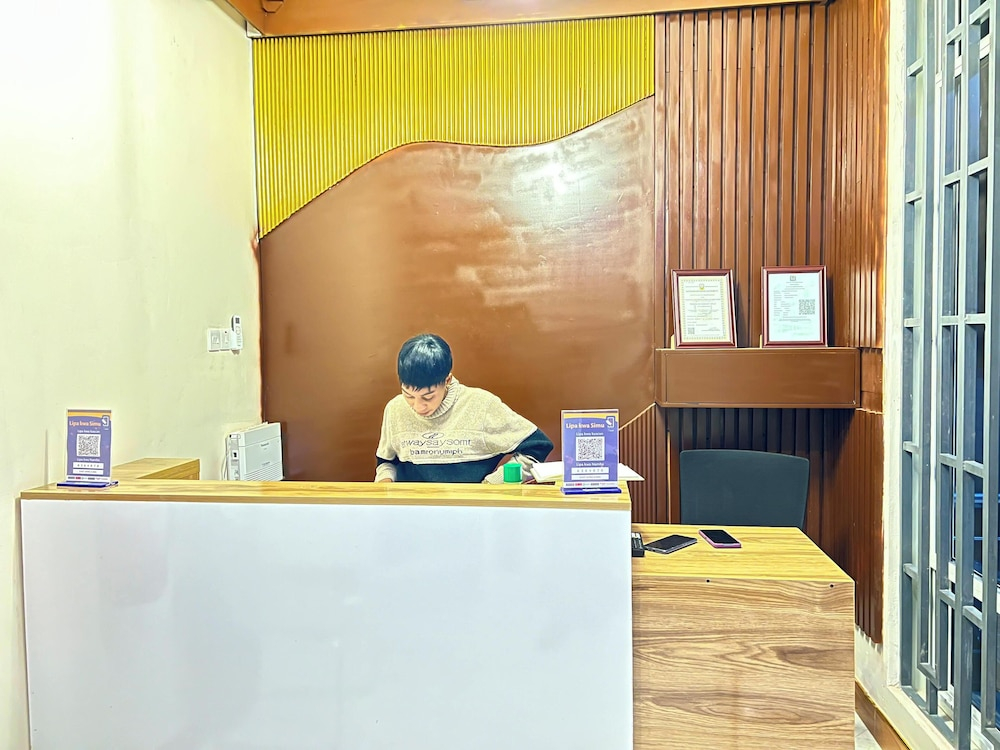 East Africa Hotel by Monalisa