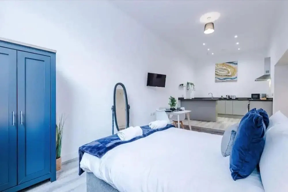 Bolton City Oasis - Cozy Apartment Rental