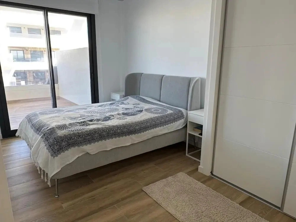 Luxurious 2-bedroom Apartment in Arenals del Sol With Pool and Sea Views