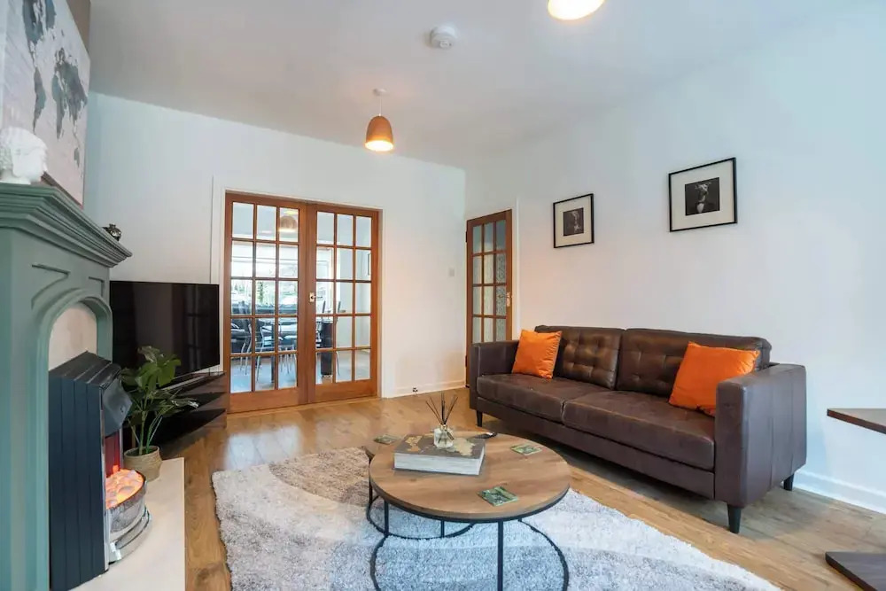 10 Mins to Aberdeen City Centre - Parking - Garden