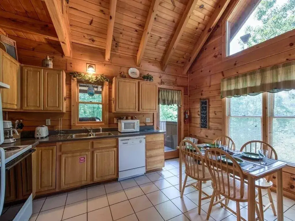 Twilight Ridge, 1 Bedroom, Sleeps 4, Game Room, WiFi, Mountain Views