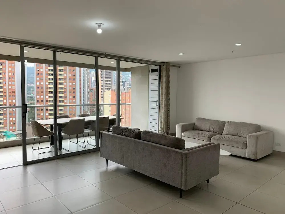 Deluxe Apart. City Views by Nomad Guru
